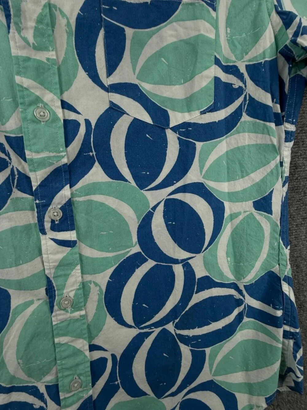 NWT J Crew Men Large Blue Geometric Beach Theme Short Sleeve Button Up Shirt